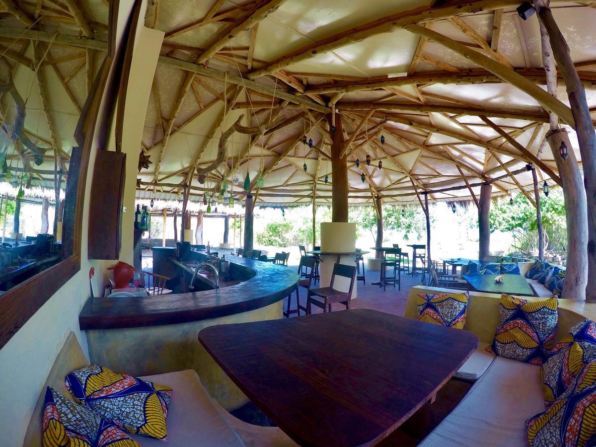 Nzuwa Lodge เปงบา ภายนอก รูปภาพ